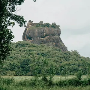  Bed & Breakfast Lakmal ,10 Minutes To Rock